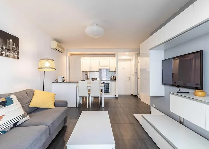 Beautiful Apartment With Balcony - Center Cannes
