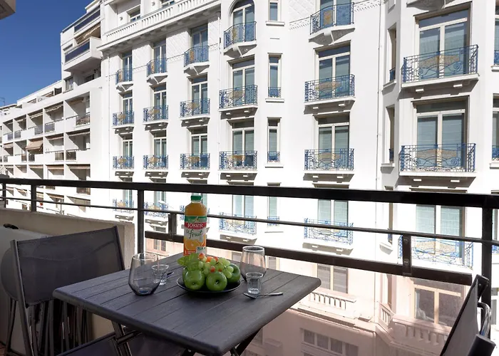 L\'Unique Maubourg - Next Hotel Martinez - Terrasse