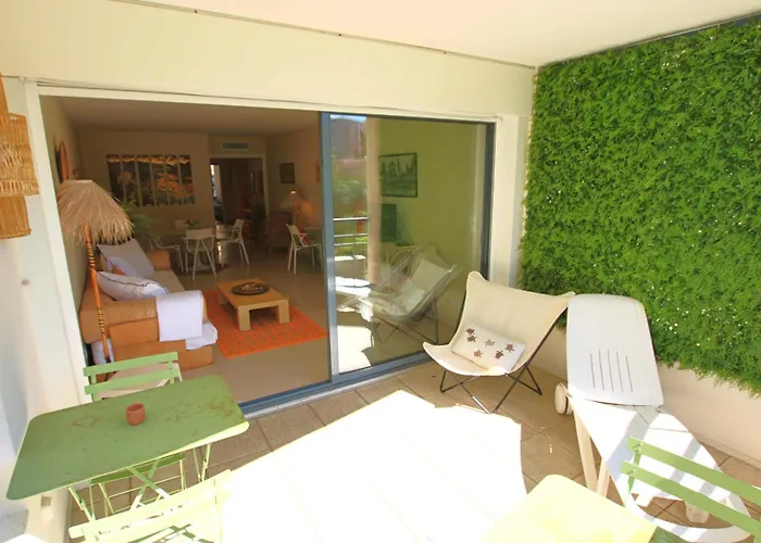 Apartement Renove 2 Chambres Au Palm Beach