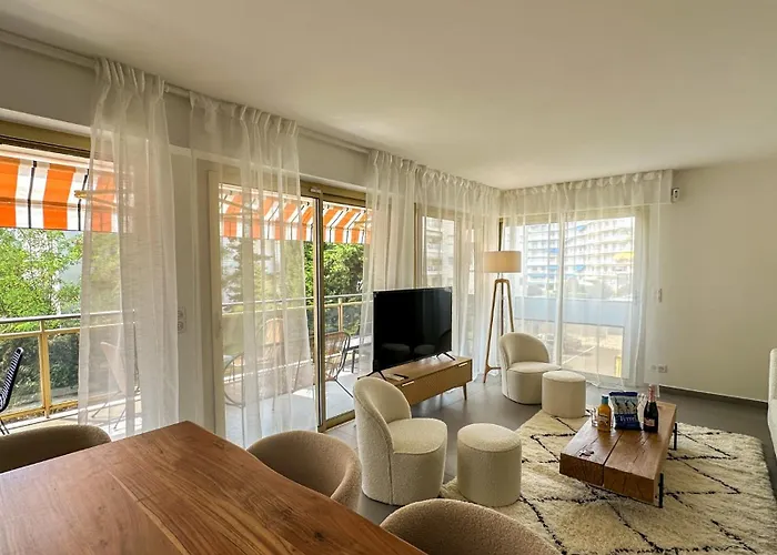 Pointe Croisette, Palais & Palm Beach A Pied