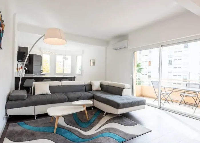 Le Madrid Avec Balcon Proche Croisette, Plages Et Palais Des Festivals