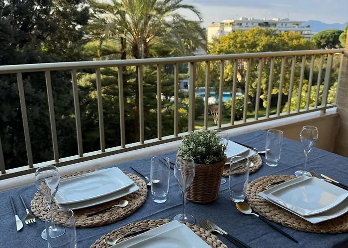 Chic 2 Bedroom With Huge Terrace And Pool Cannes