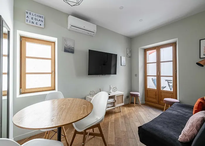 Magnificent Renovated 2 Room Apartment - Terrace - 1Br 4P