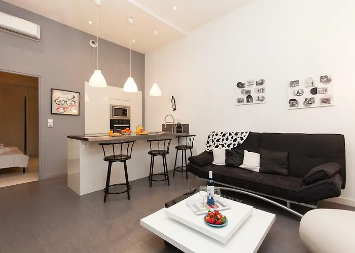 Charlie Chaplin 2 Pieces 3 Etoiles Calme Plein Centre De Cannes, 5Mn Des Plages Et Palais