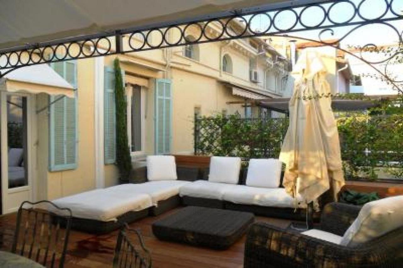 Luxury Three Bed In Just A Couple Of Minutes Walk To The Palais And Beaches 669