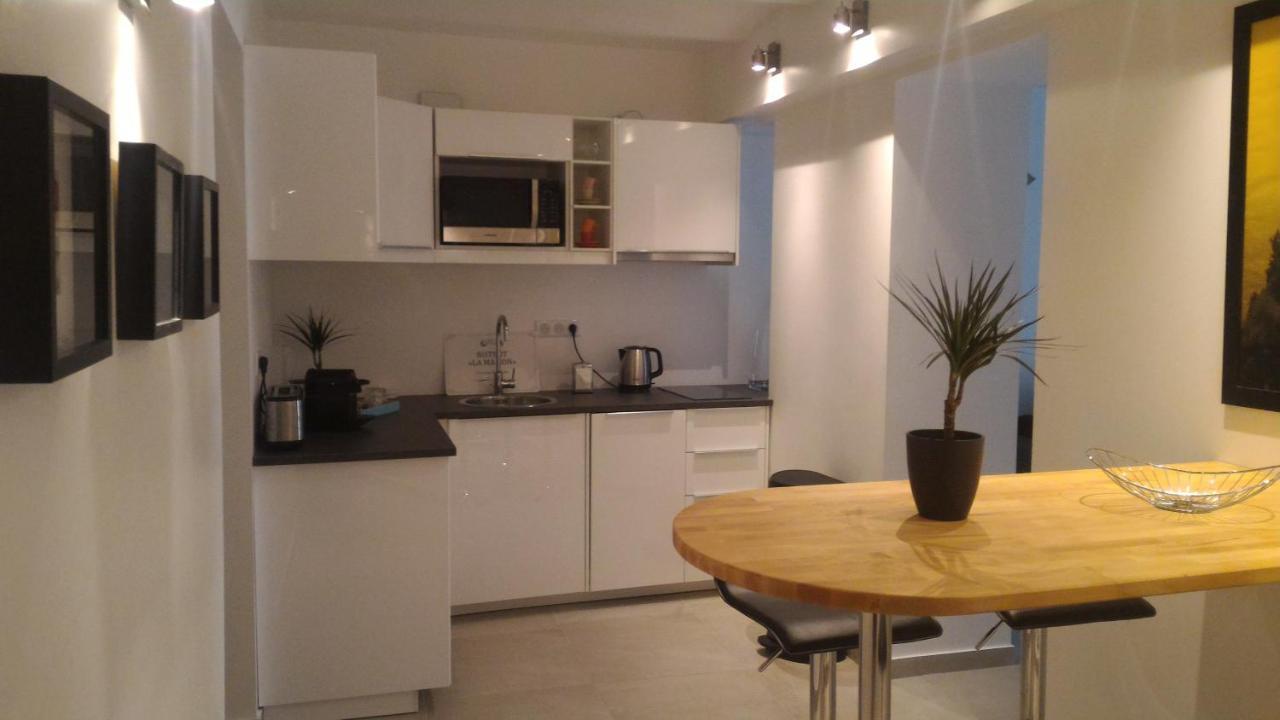 Cocoon In ***** Apartment