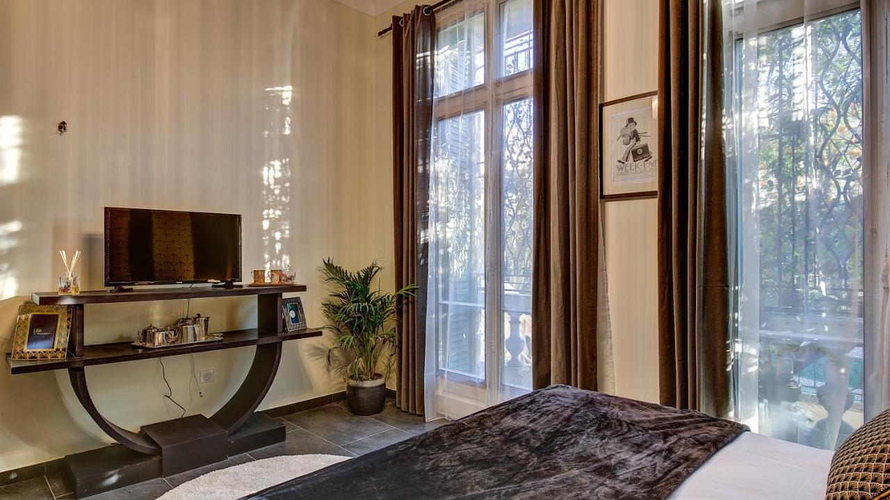 Apartment Cocoon In *****