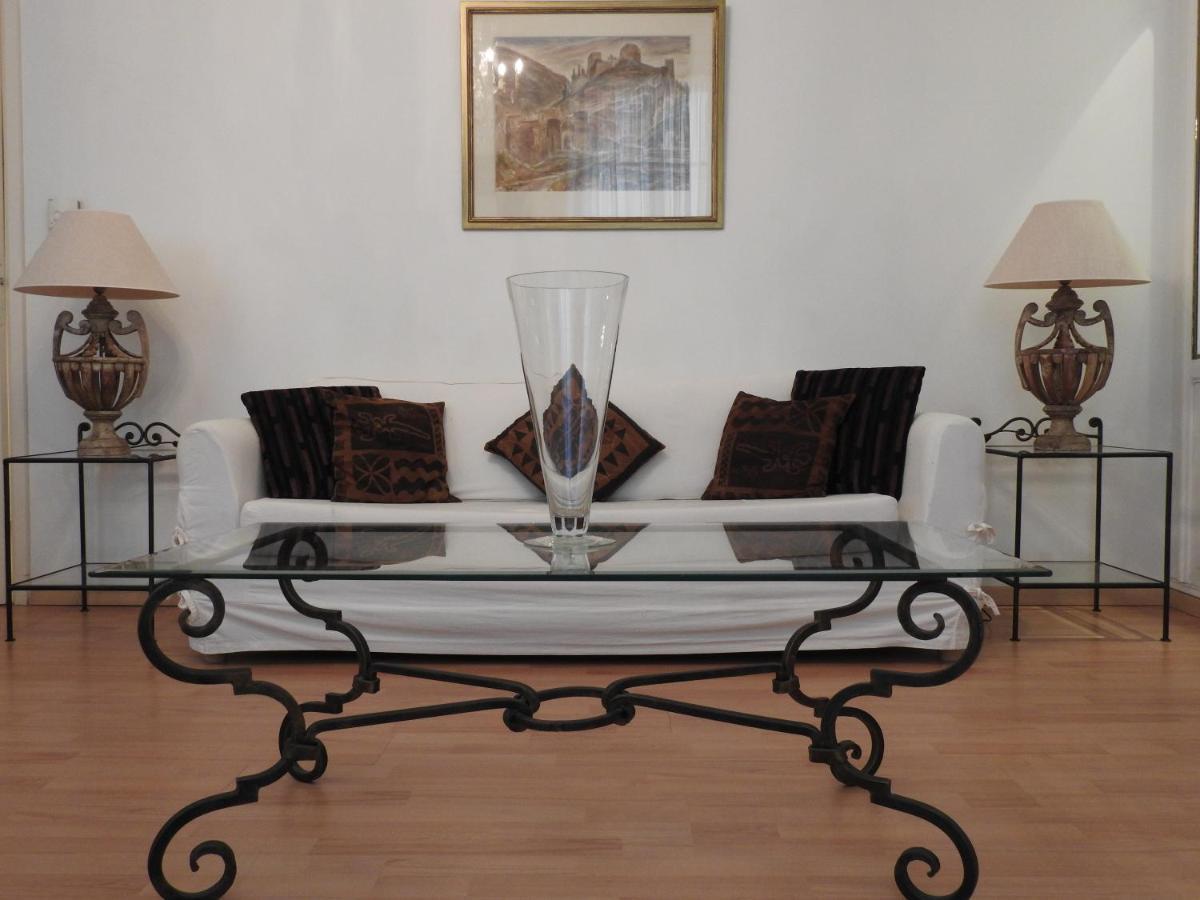 Appartement First Floor 15 Rue Notre Dame With Vast Terrace