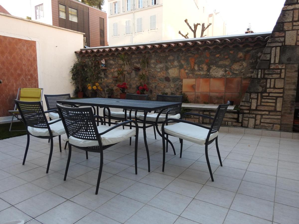 First Floor 15 Rue Notre Dame With Vast Terrace Appartement