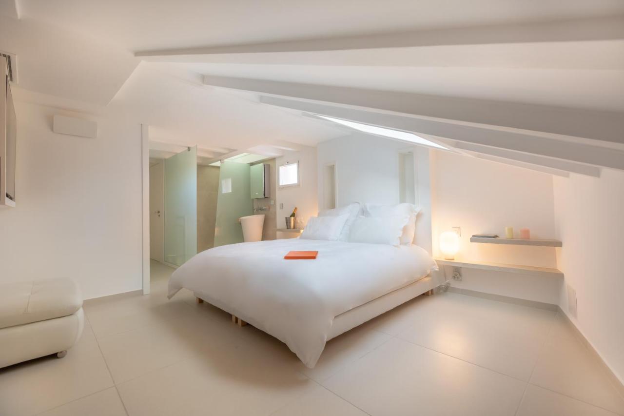 Traverse Des Artistes Hotel