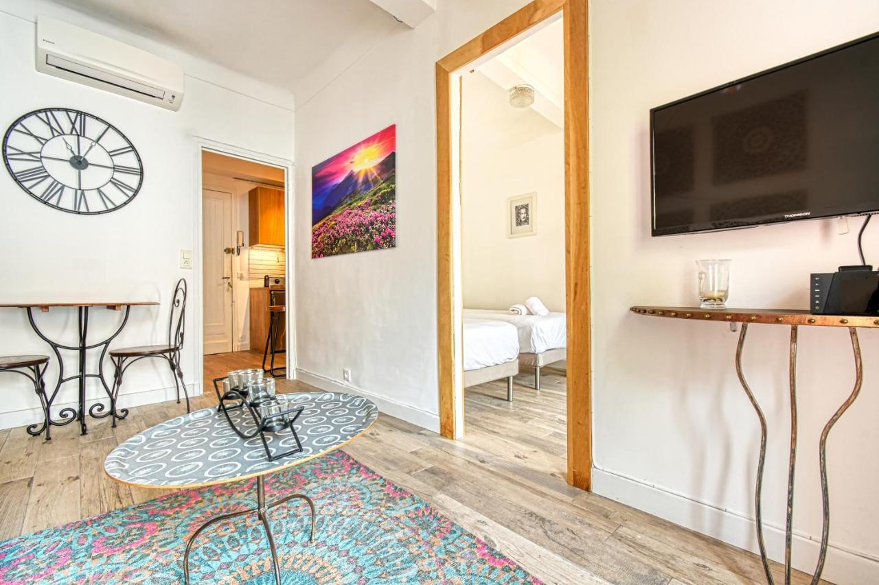 Romantic And New In The Famous Rue Meynadier In The Supercentre Of