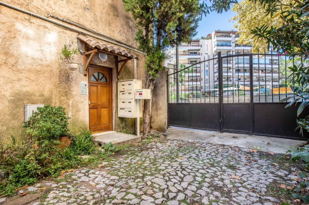 Cute Affordable 1-br Minutes From Center Cannes