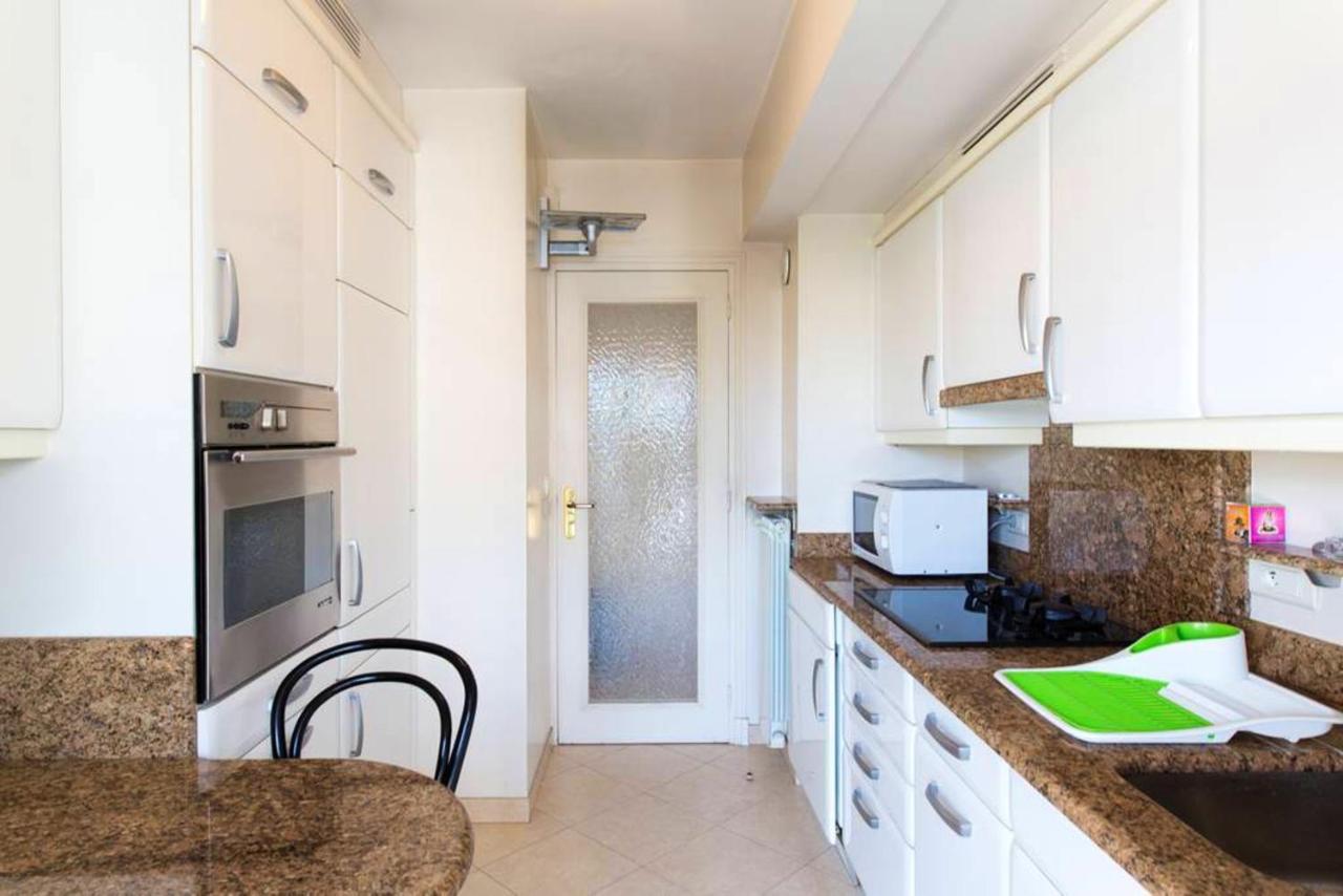 Appartement Moderne A Cannes Avec Balcon Et Vue Sur La Ville 55 M² * Cannes