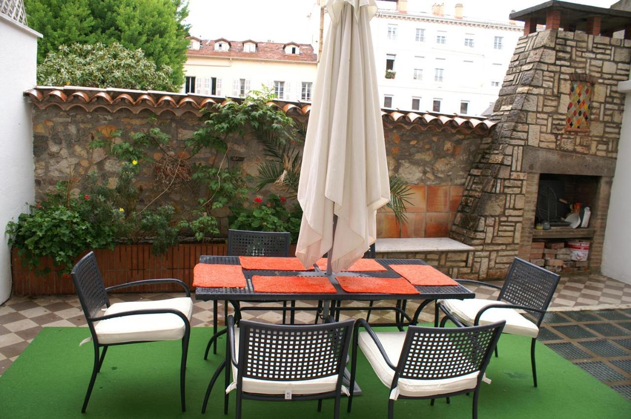 First Floor 15 Rue Notre Dame With Vast Terrace * Cannes