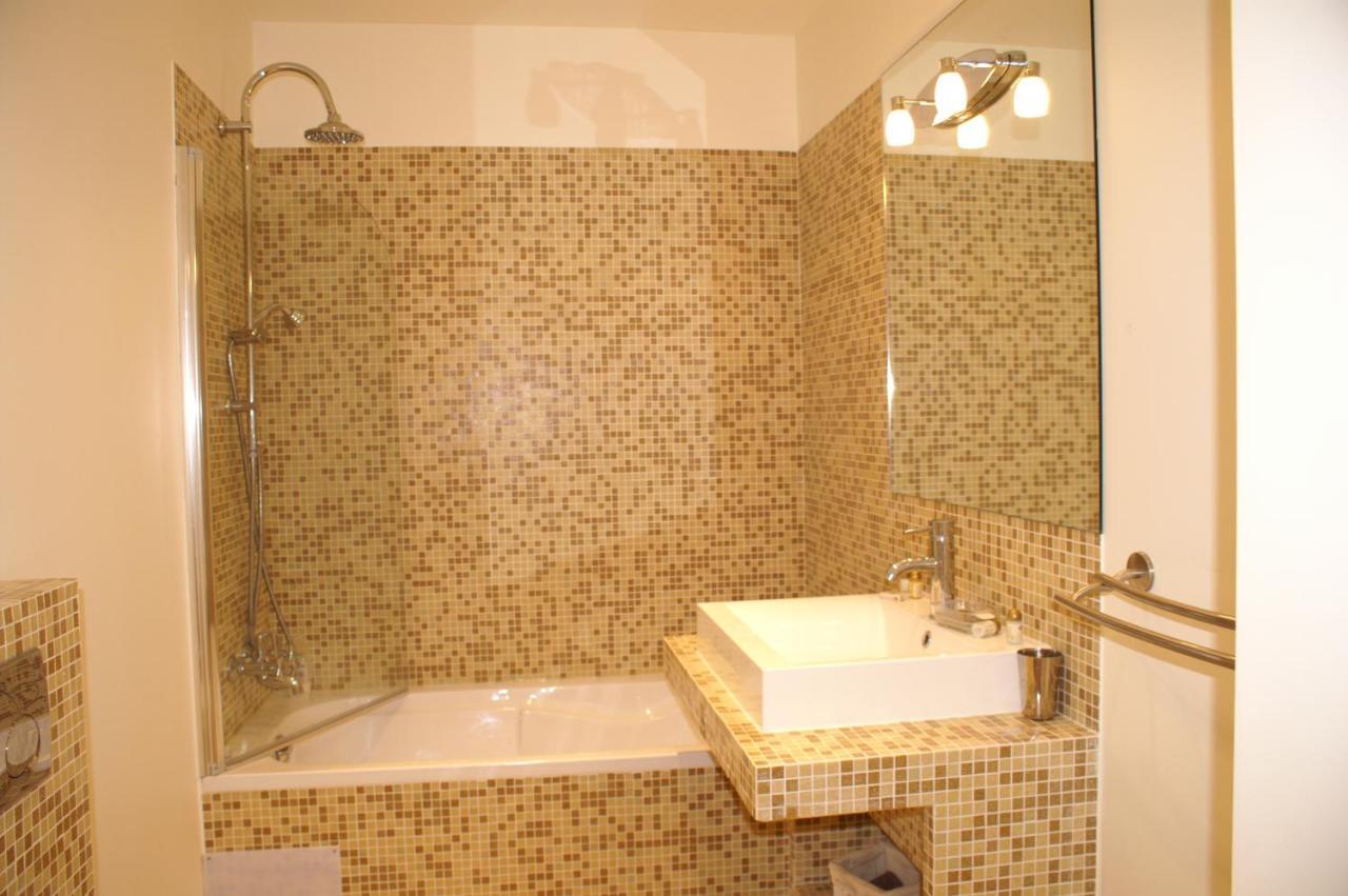 First Floor 15 Rue Notre Dame With Vast Terrace Appartement Cannes