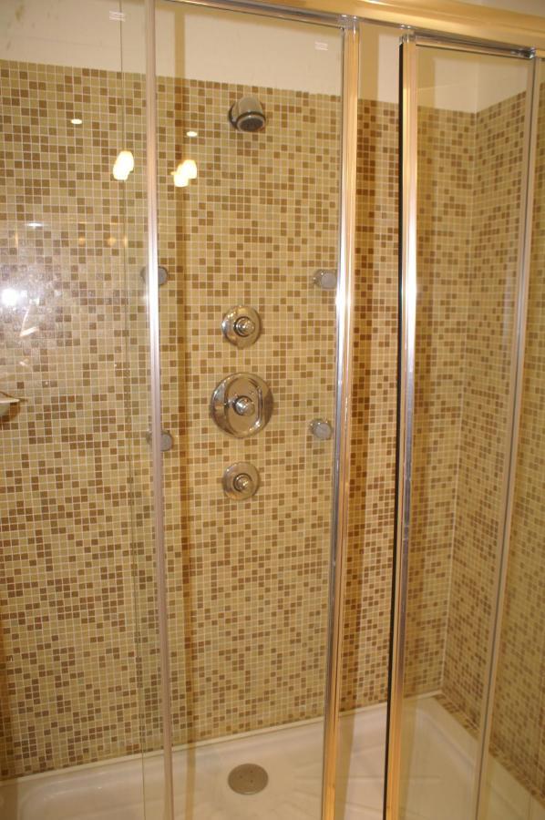 First Floor 15 Rue Notre Dame With Vast Terrace Appartement *