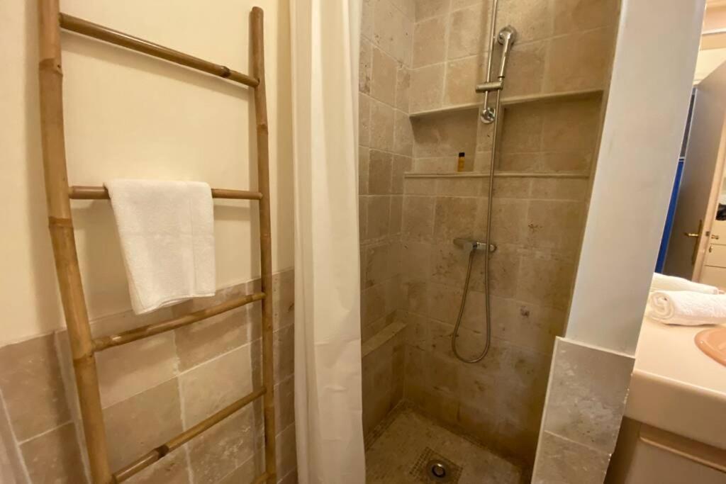 Apartment C037-nice With Garden And Parking - Near Cannes