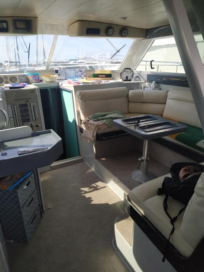 Ferretti 36 ' Bateau A Quai Vieux-port Festival La Croisette Botel *