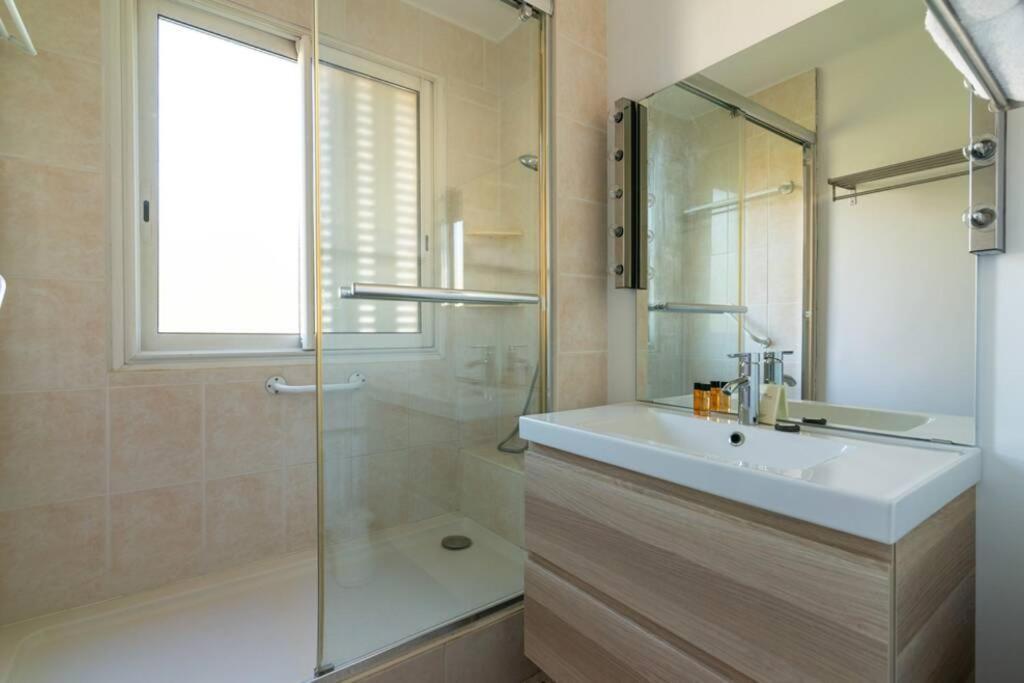 C078-superb In - Sea View - 6 People Apartment *