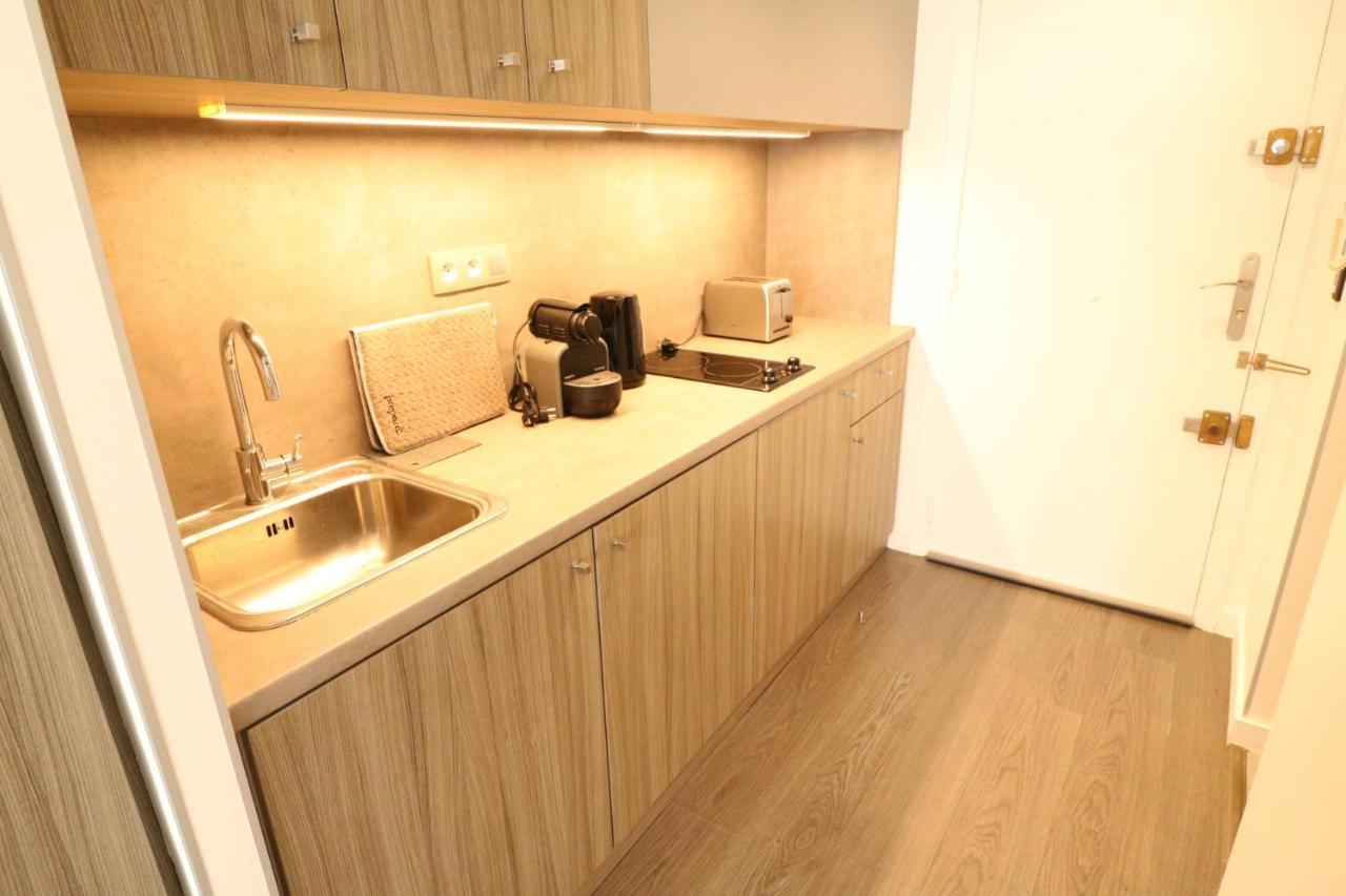 Apartment Beautiful At The Grand With Sunny Balcony 138 *