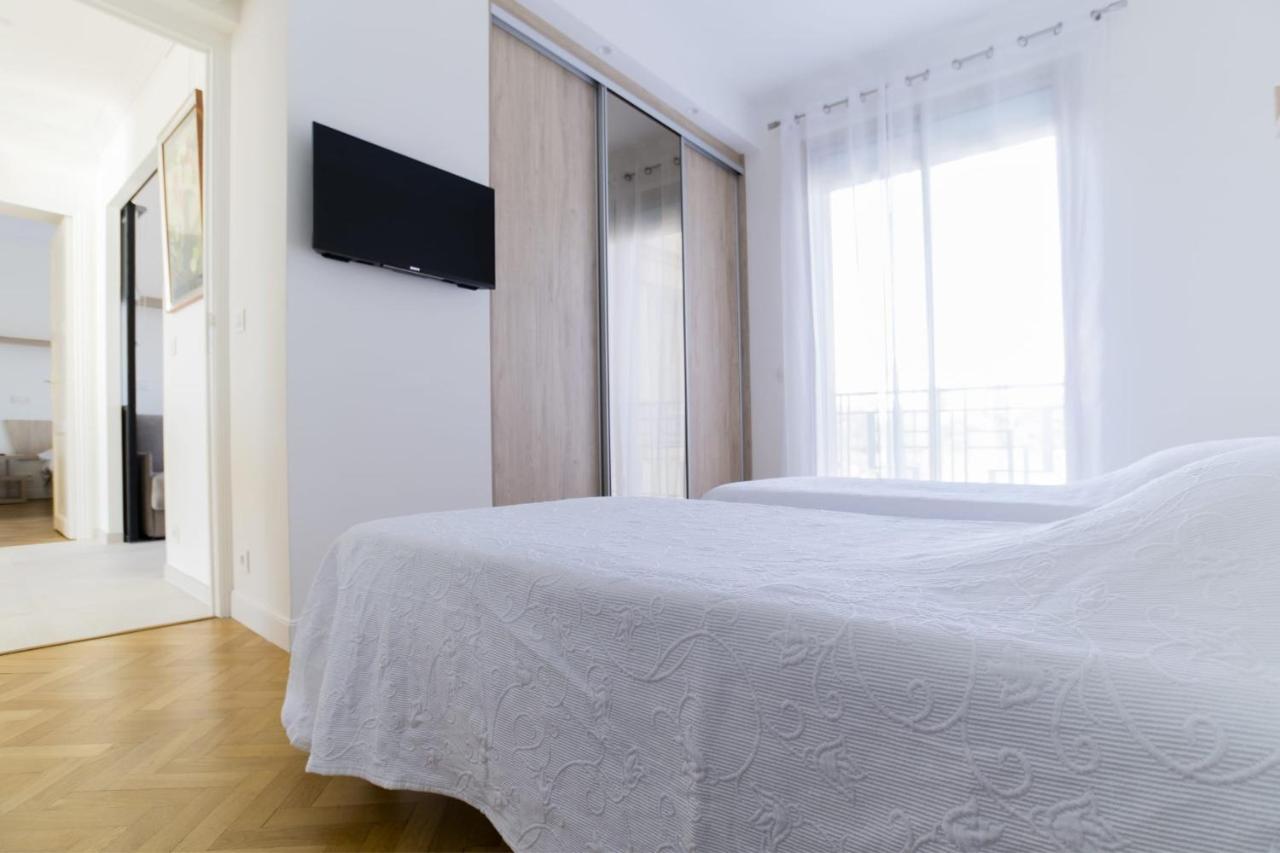 3-br Sea View By The Beaches *
