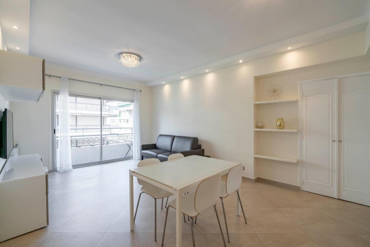 Wdf 2 Bedrooms 1min Walk To Carlton *