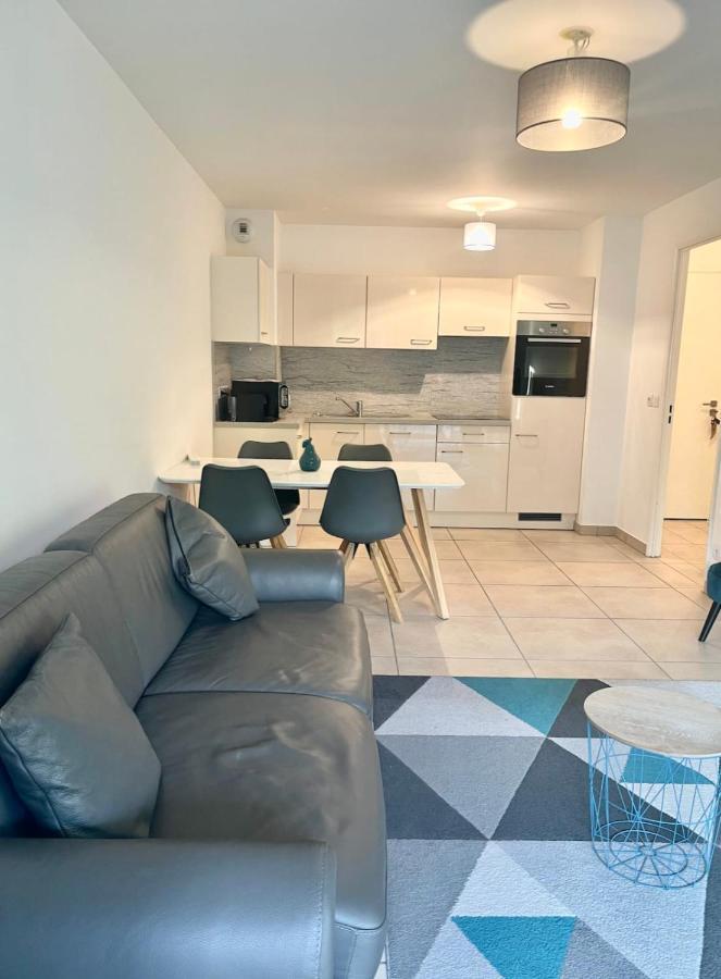 Oxford 1 Bedroom In A Brand New Building With A Pool Ferienhaus