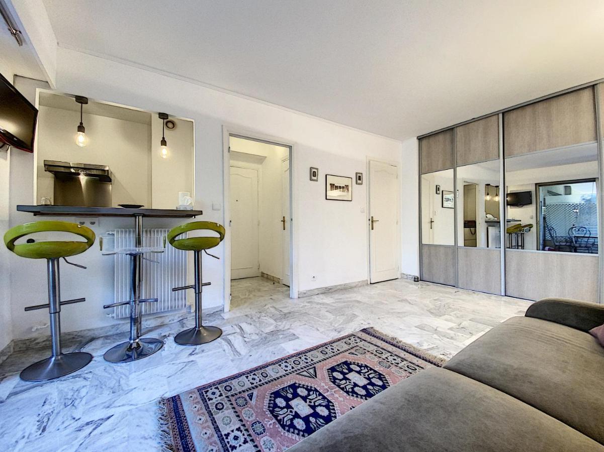 Majestic - Del3535 - Studio Apartment *