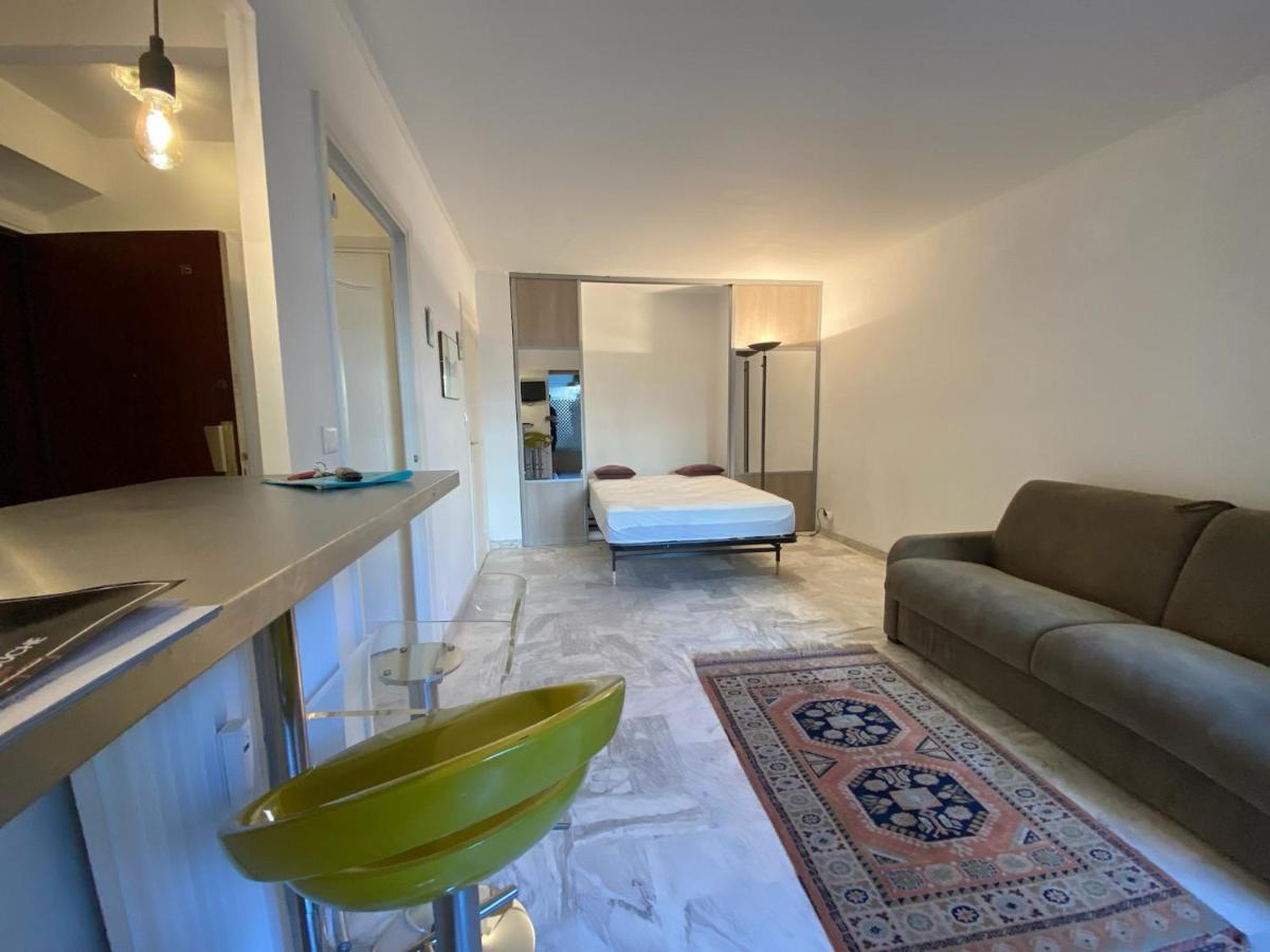 Majestic - Del3535 - Studio Cannes