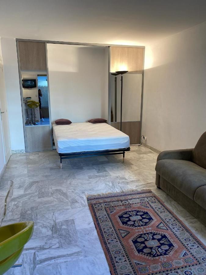 Majestic - Del3535 - Studio Cannes