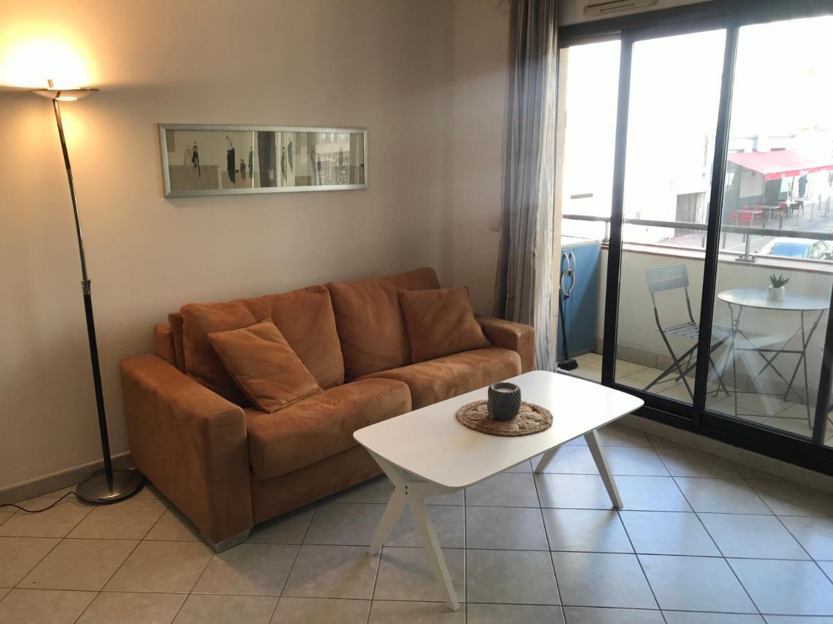 W/ Balcony Ideal For Congress & Holidays Apartment *