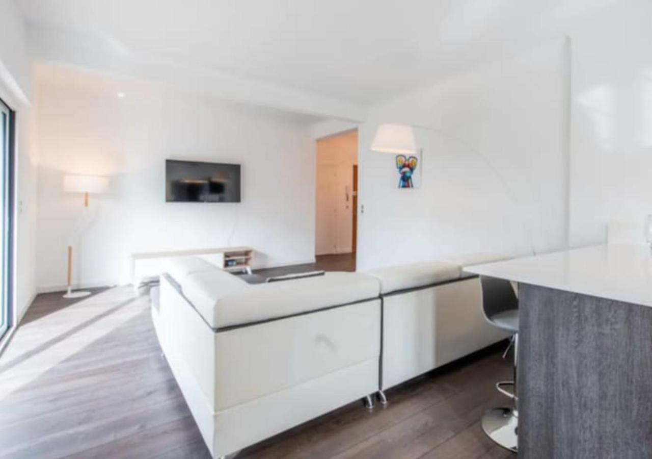 Appartement Le Madrid Avec Balcon Proche Croisette, Plages Et Palais Des Festivals