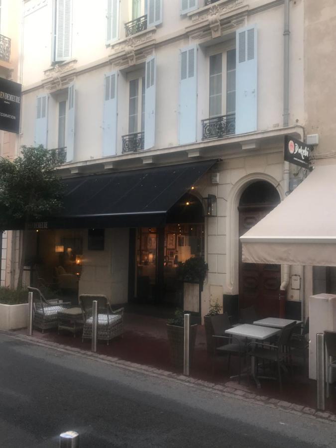 First Floor 15 Rue Notre Dame With Vast Terrace Appartement Cannes