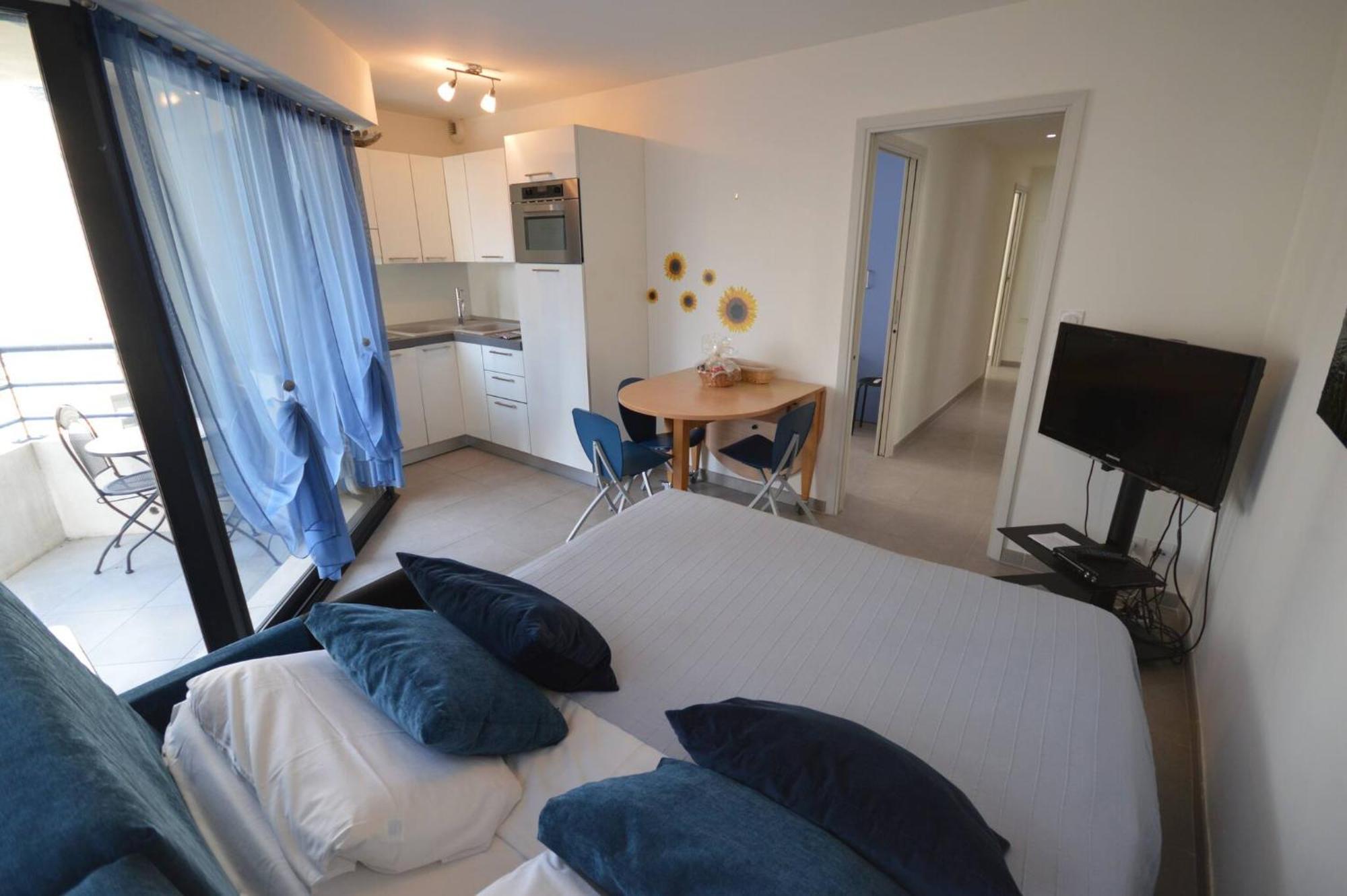 Modern 2 Bd Next To Rue Dantibes * Cannes