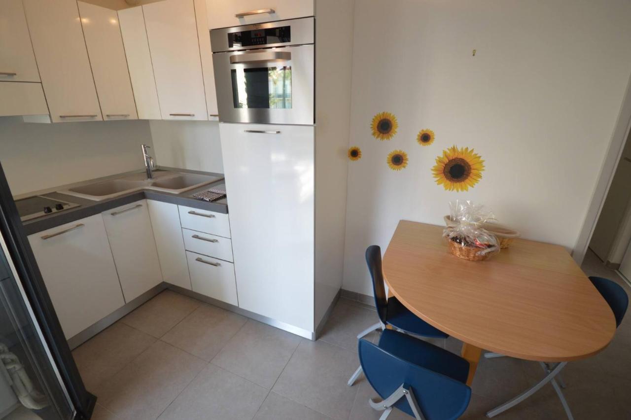 Modern 2 Bd Next To Rue Dantibes Apartment Cannes