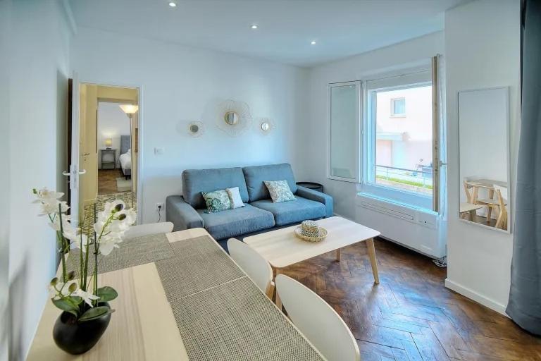 Loena Centre - Renove 2 Pieces - 4 Personnes - Proche Croisette Palais Festival - Internet Gratuit - Climatisation - Non Fumeur * Cannes