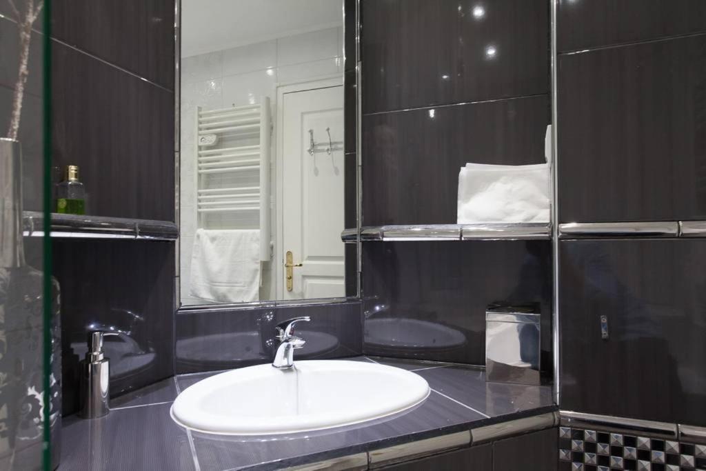 Meynadier: Superbe Trois Pieces Apartment