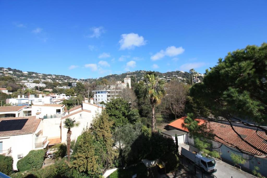 Charming & Quiet Near Center Apartment