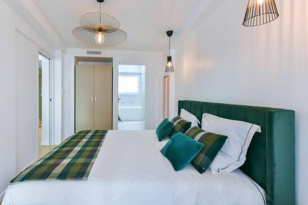 Cannes: Carlton 6p Apartment *