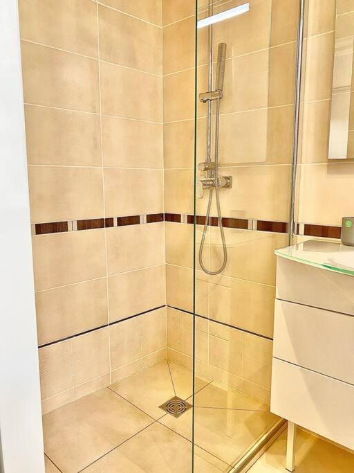 3 - 8b1 Apartment
