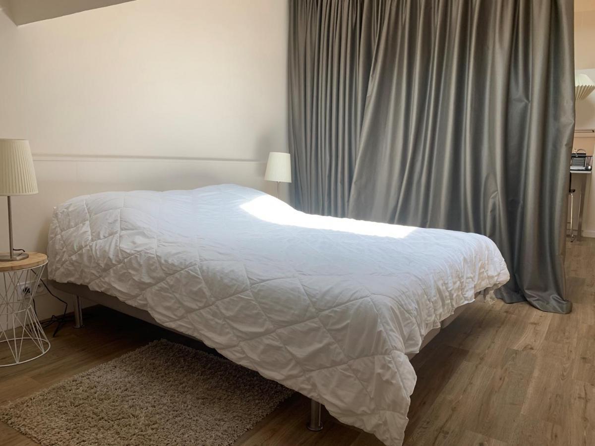 Large Flat 4 Pax Thu9