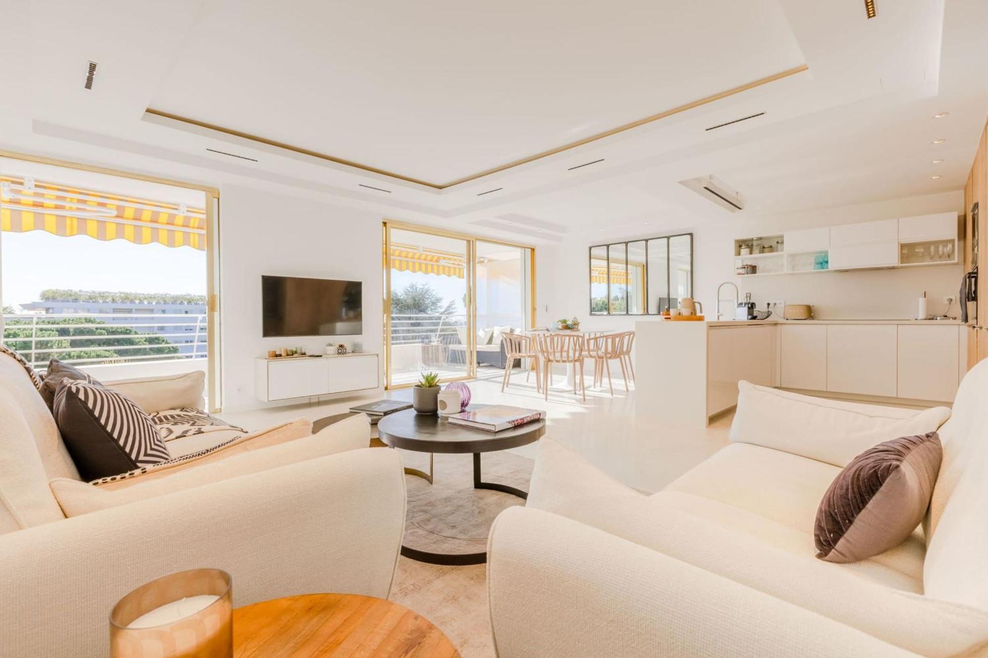 4-room Of 96m With A Stunning View Cannes