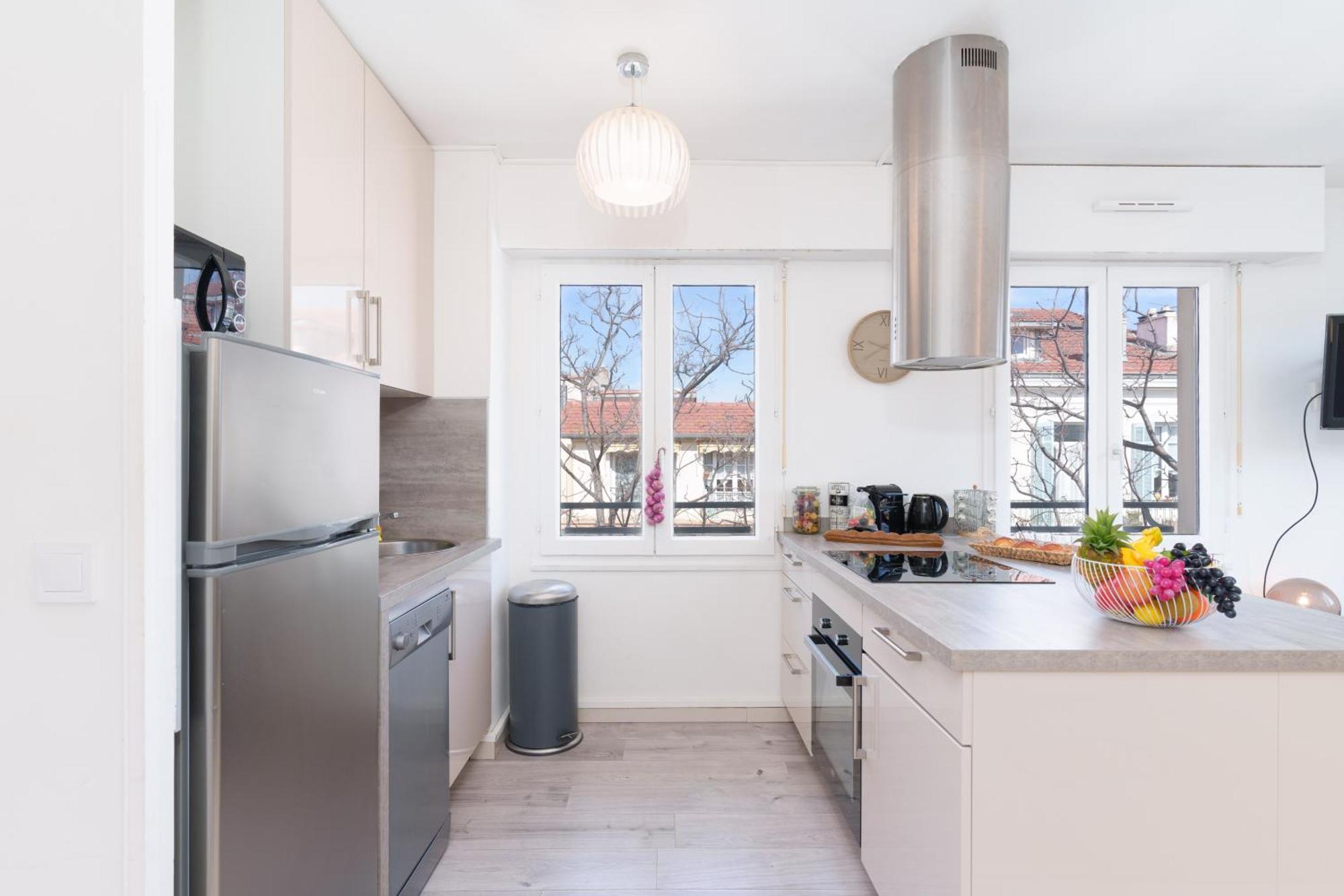 Le Calmette By Apirent #central #lumineux #calme #wifi