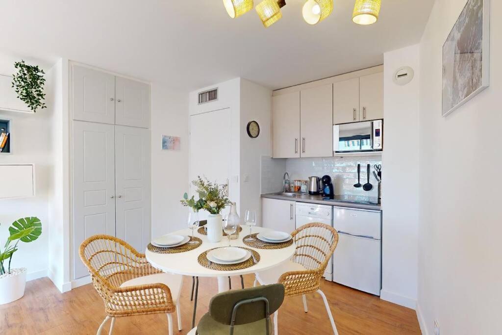 Appartement Terrasse Avec Apercu Mer, Piscine, A 200m