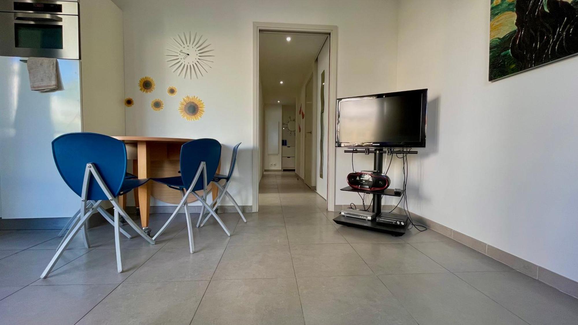 Apartment Modern 2 Bd Next To Rue Dantibes Cannes