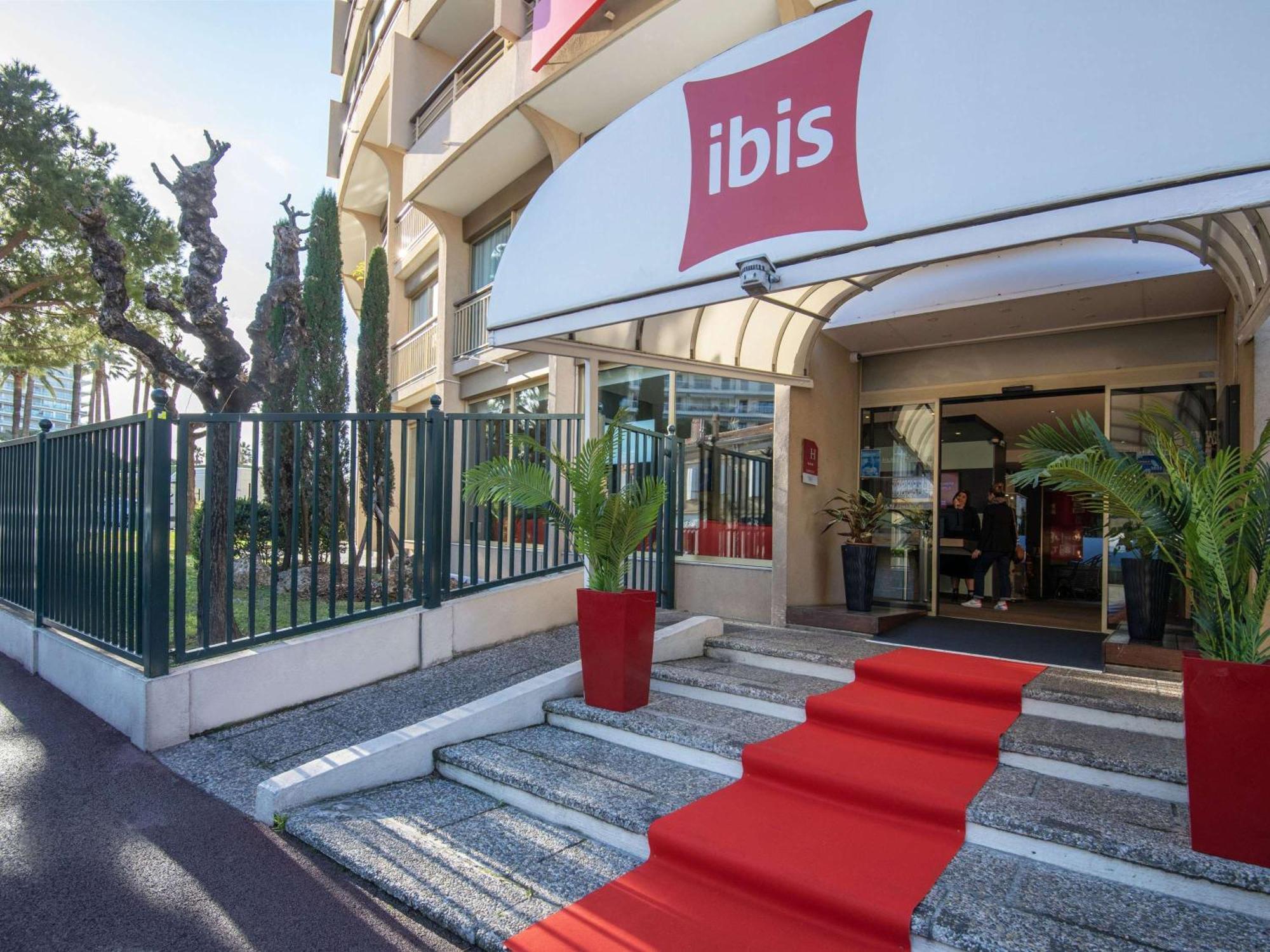 Ibis La Bocca Hotel 3*