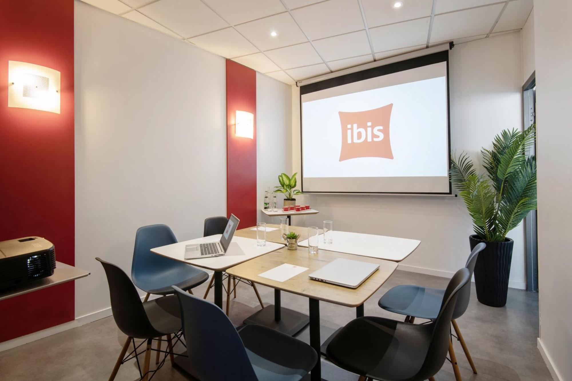 Ibis La Bocca 3*
