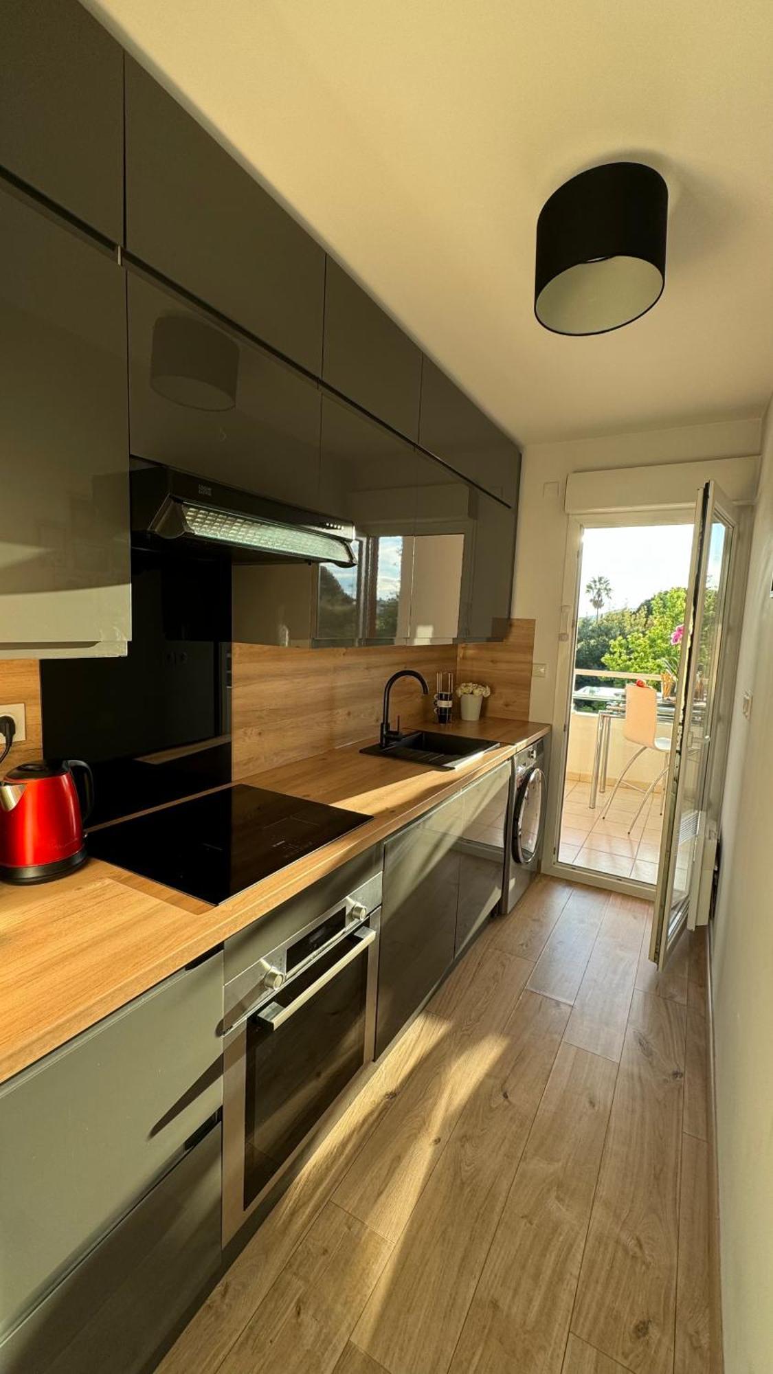 Apartment A 2 Pieces, Grande Terrasse, Vue Parc Au Calme *