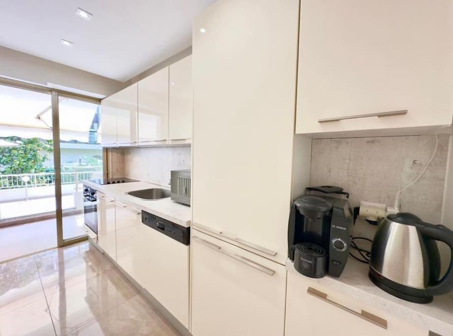 Apartment Sweet Home+terrasse De 60m2 ,2 Mn From Croisette Cannes