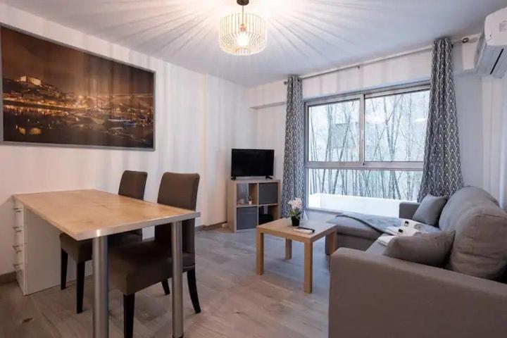 Evasion Riviera: Studio Cosy Avec Piscine A Deux Pas De La Mer A Canne Appartement Cannes